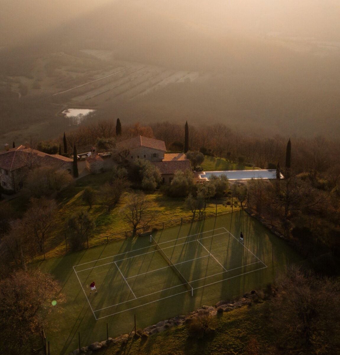 Landing stay longer houses desk
