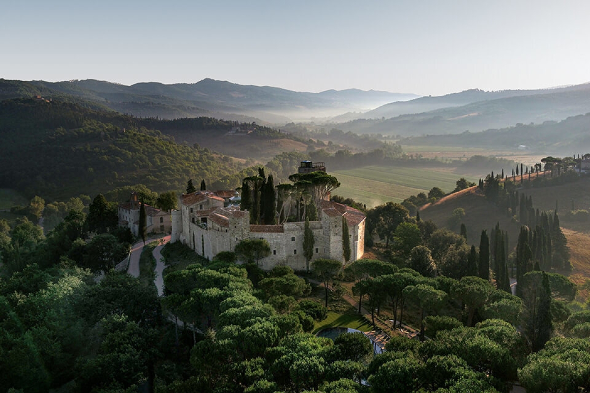 An italian romcom single