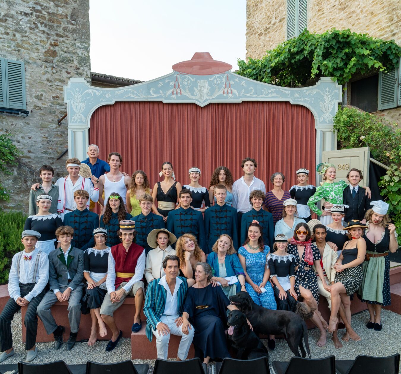 02 image text big theater desktop