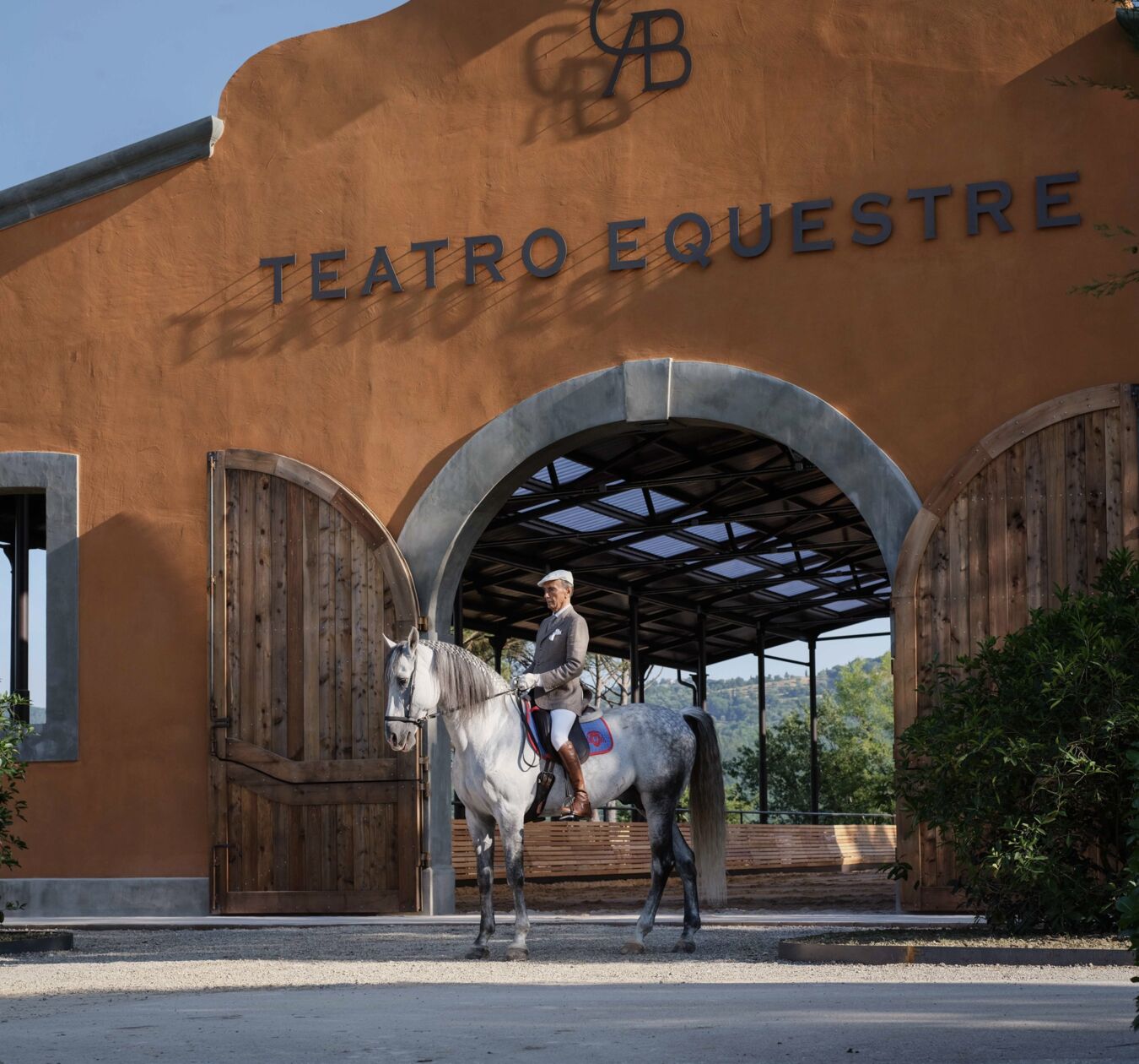 03 image text big double media horses desktop