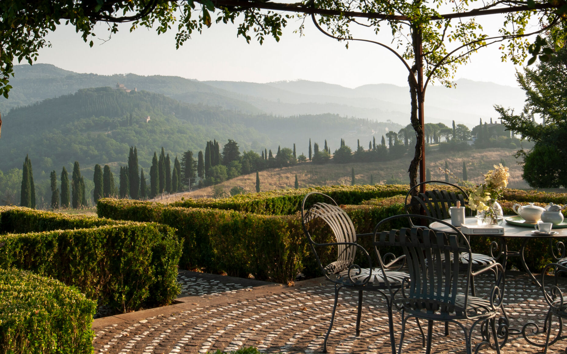 01 image text overlay 1 barco desktop