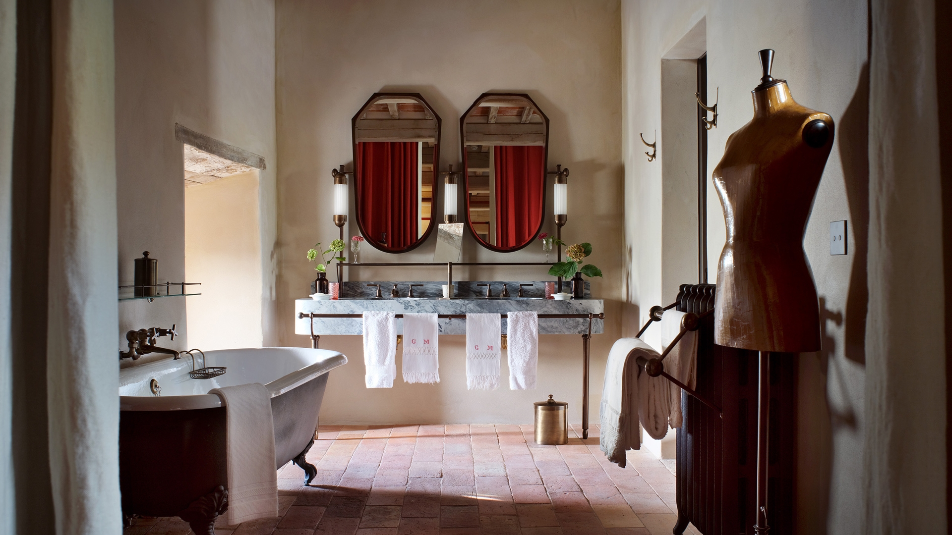 04 image full transform suites castello desktop