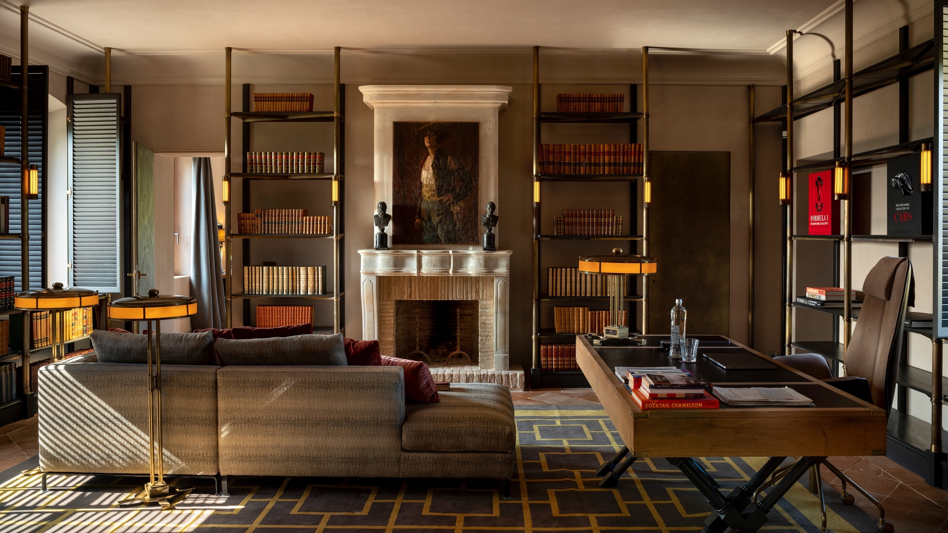 Cover video arch desktop