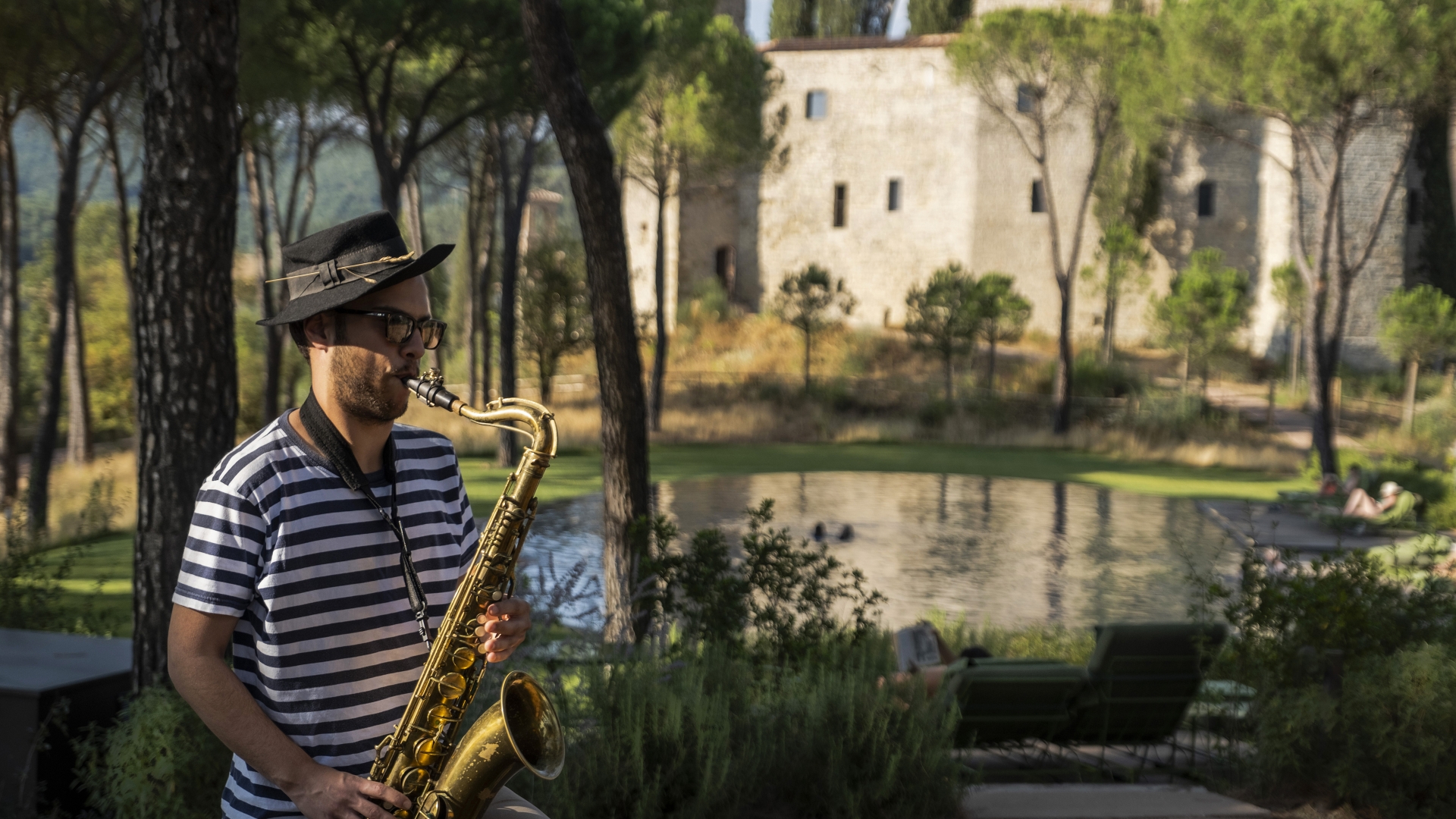 Cover we love our musicians x2