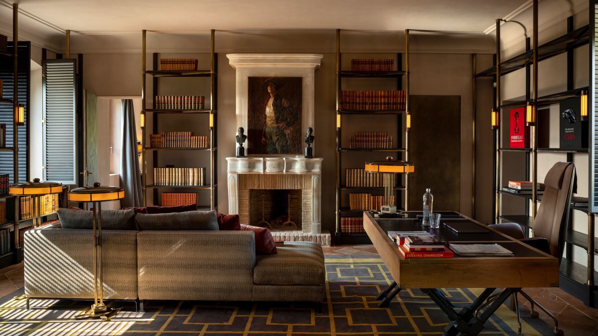 Cover video arch desktop