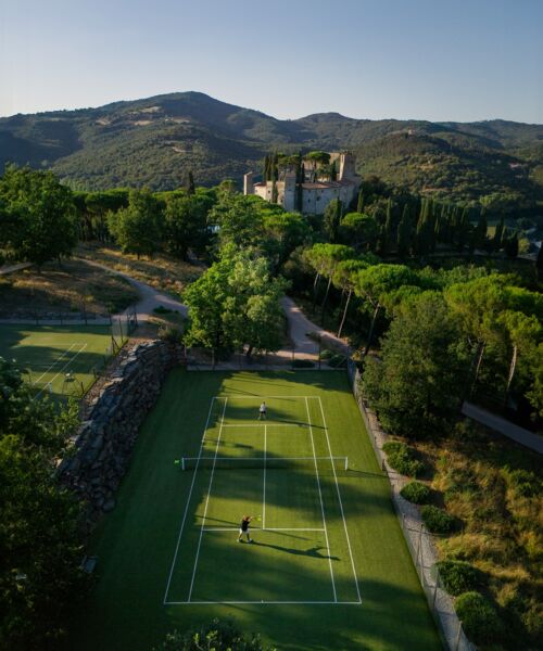 01 parallax text SMALL tennis desktop