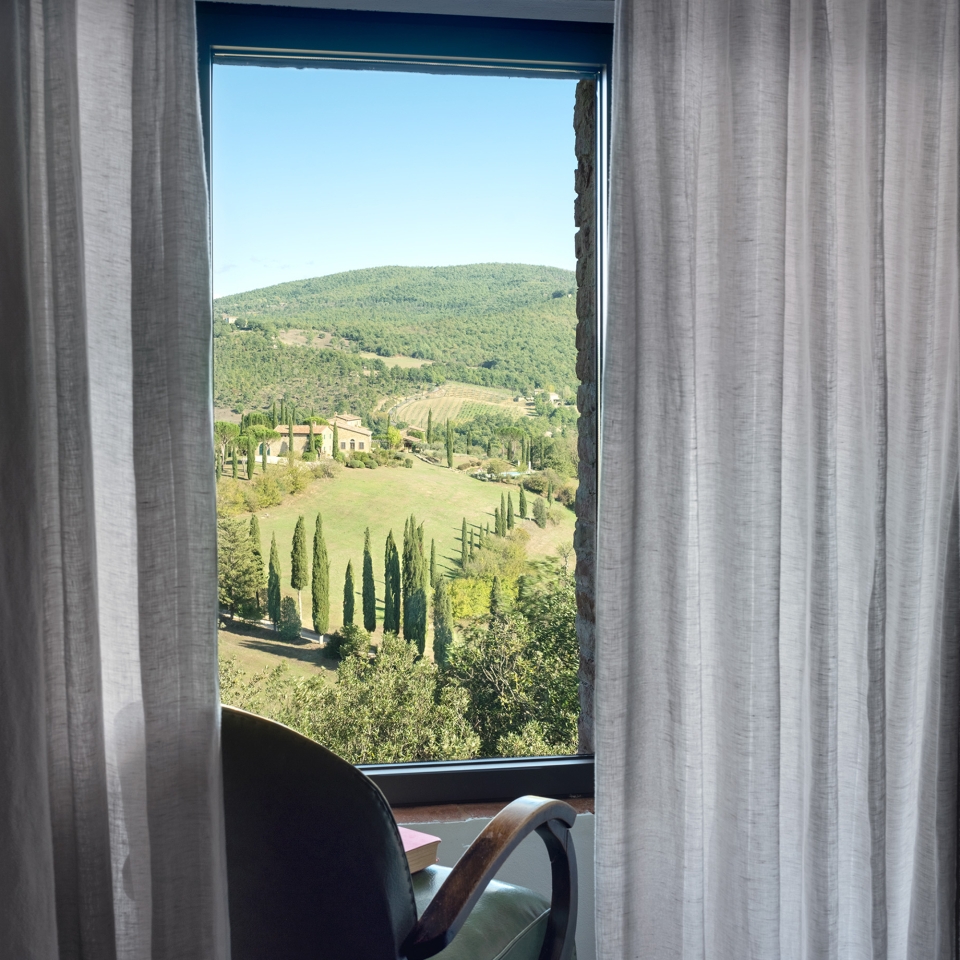 02 image double 50 50 tower suite desktop