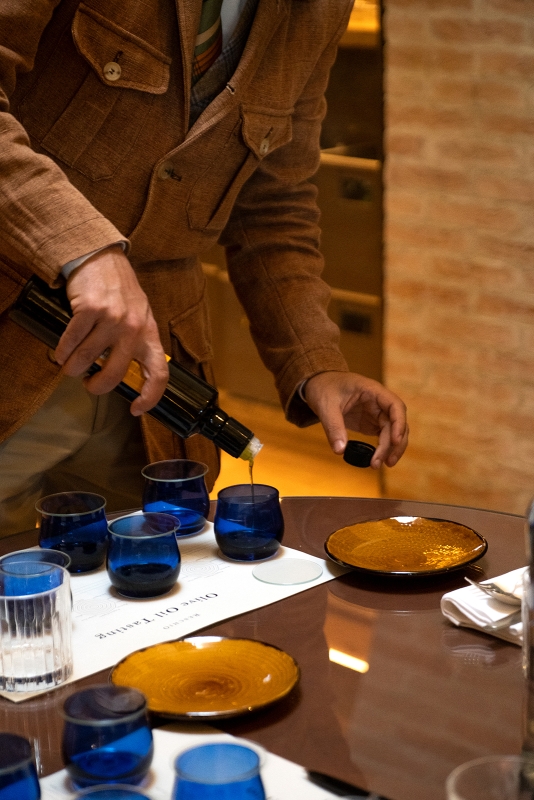 05 oil tasting gallery