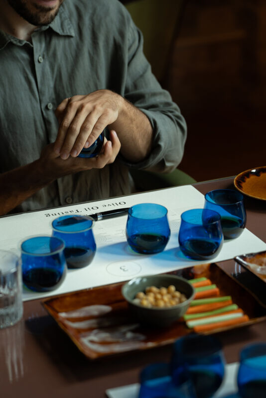 01 oil tasting gallery