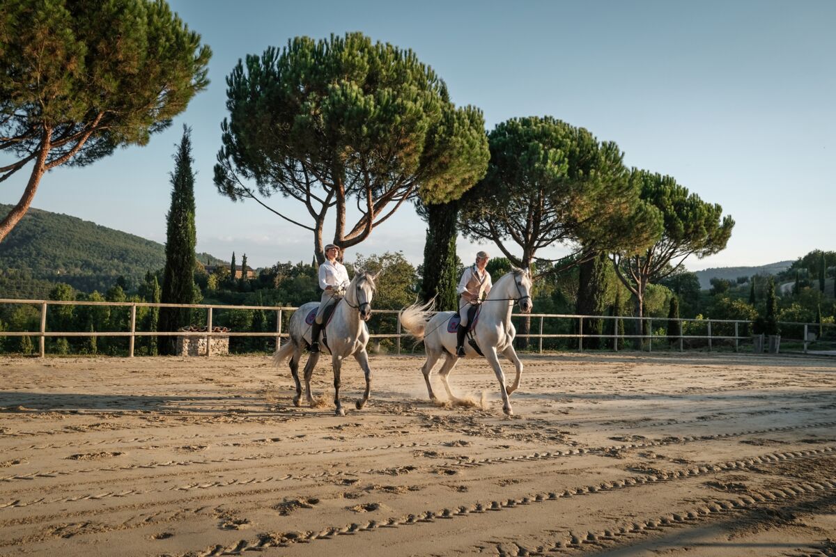 01 reschio stables gallery