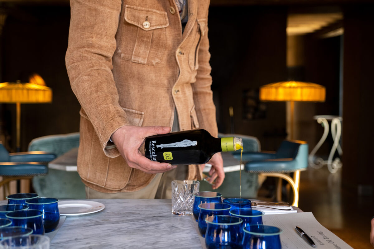 04 oil tasting gallery