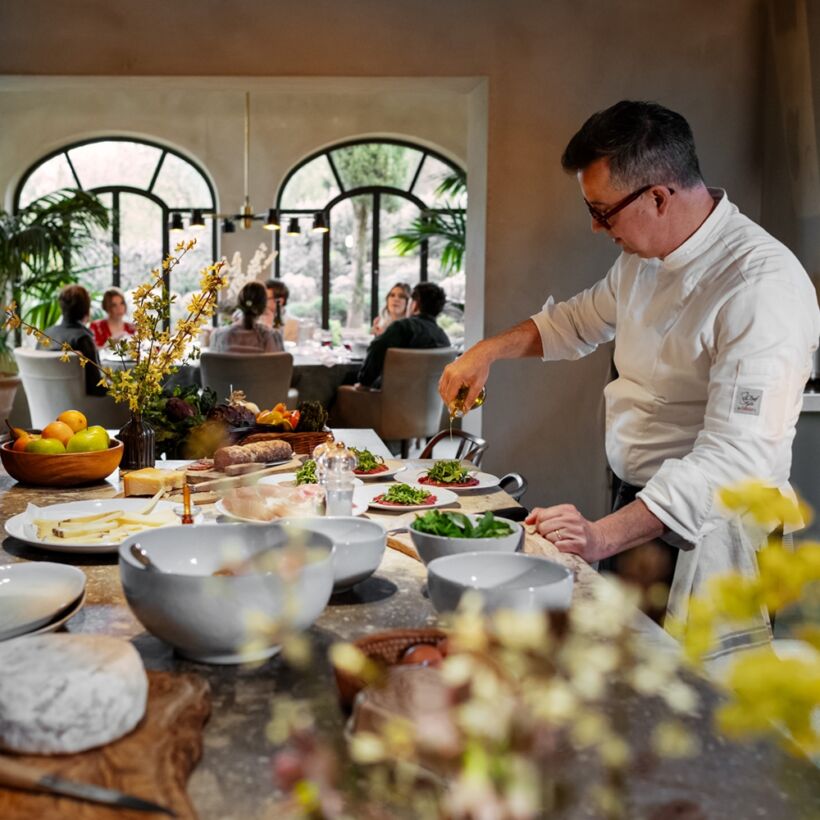 04 card eat drinks in house chef